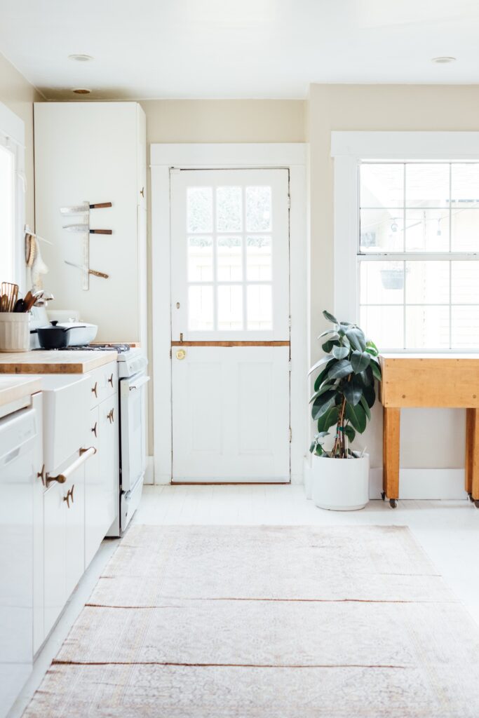 Outdoor Kitchen Layout Ideas | 4 Best Options (with Pros  Cons)