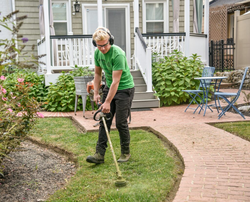 10 Secrets for Small Landscape Design Ideas