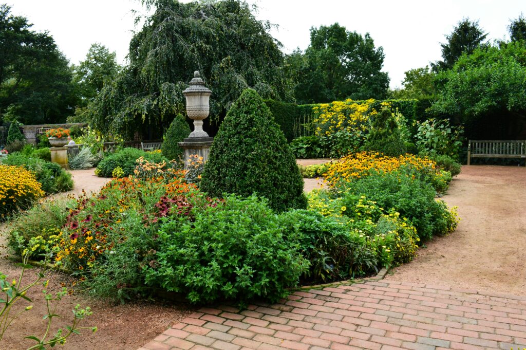 10 Secrets for Small Landscape Design Ideas