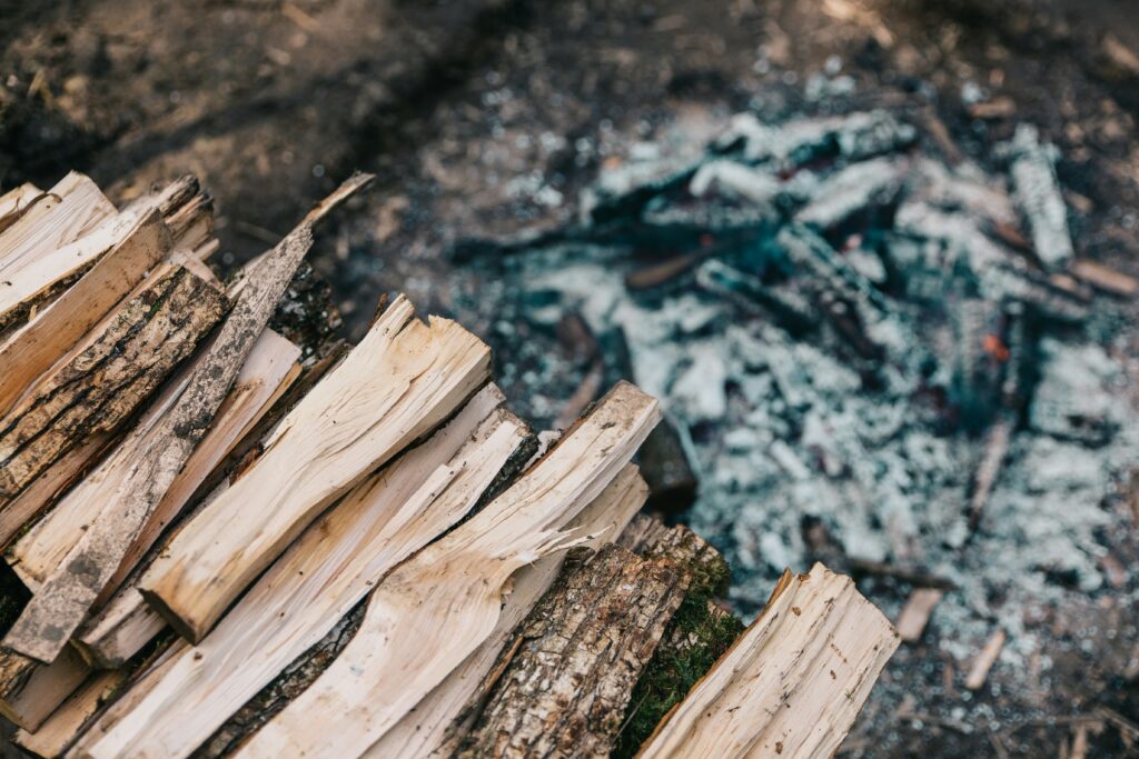 DIY Outdoor Firewood Kitchen Ideas For The Family - Creation From Plastic And Cement Baskets