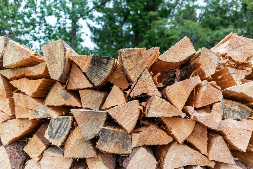 DIY Outdoor Firewood Kitchen Ideas For The Family - Creation From Plastic And Cement Baskets