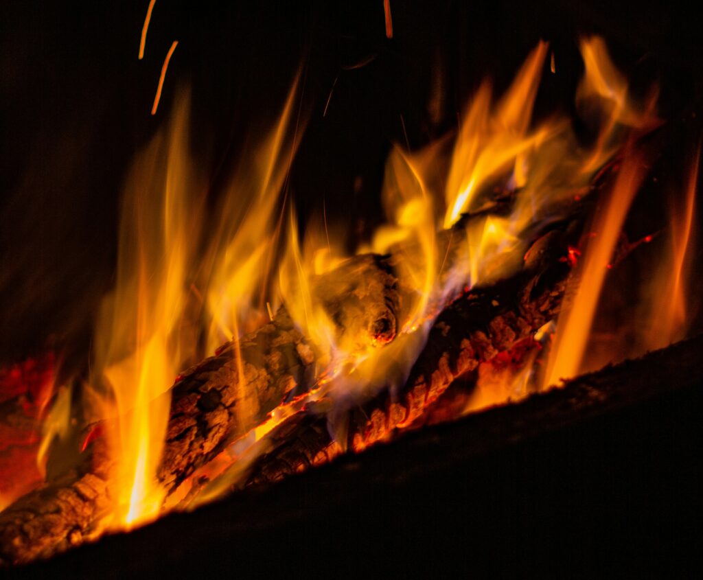 DIY Outdoor Firewood Kitchen Ideas For The Family - Creation From Plastic And Cement Baskets