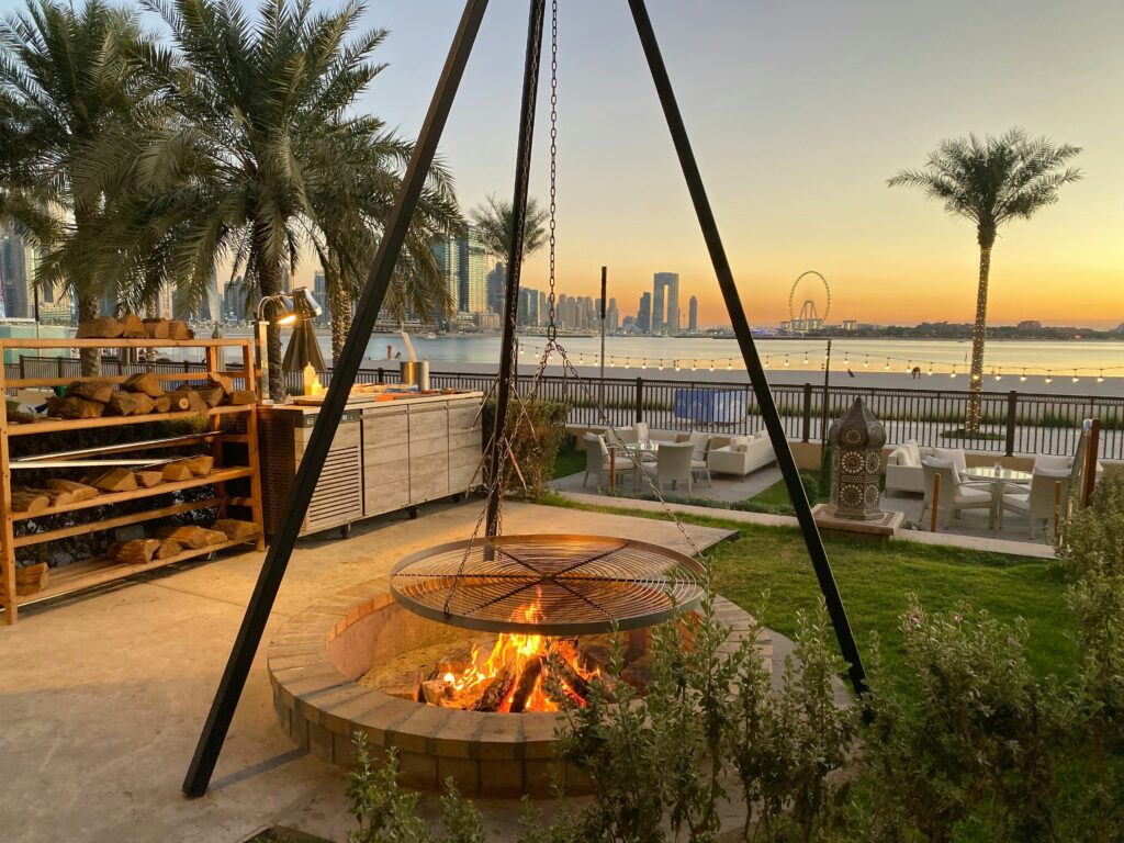 DIY Outdoor Firewood Kitchen Ideas For The Family - Creation From Plastic And Cement Baskets