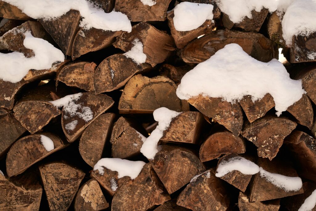 DIY Outdoor Firewood Kitchen Ideas For The Family - Creation From Plastic And Cement Baskets